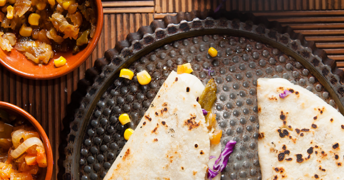 Receta de Quesadillas de Rajas Poblanas por Alejandro Salvador. La