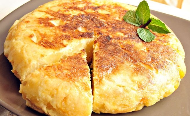 tortilla-de-patatas-con-cebolla.jpg