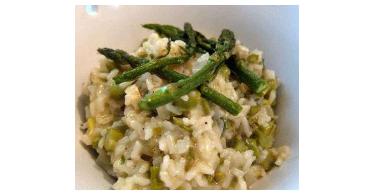 Risotto de verduras con alcahofas y esparragos por Nitam. La receta de